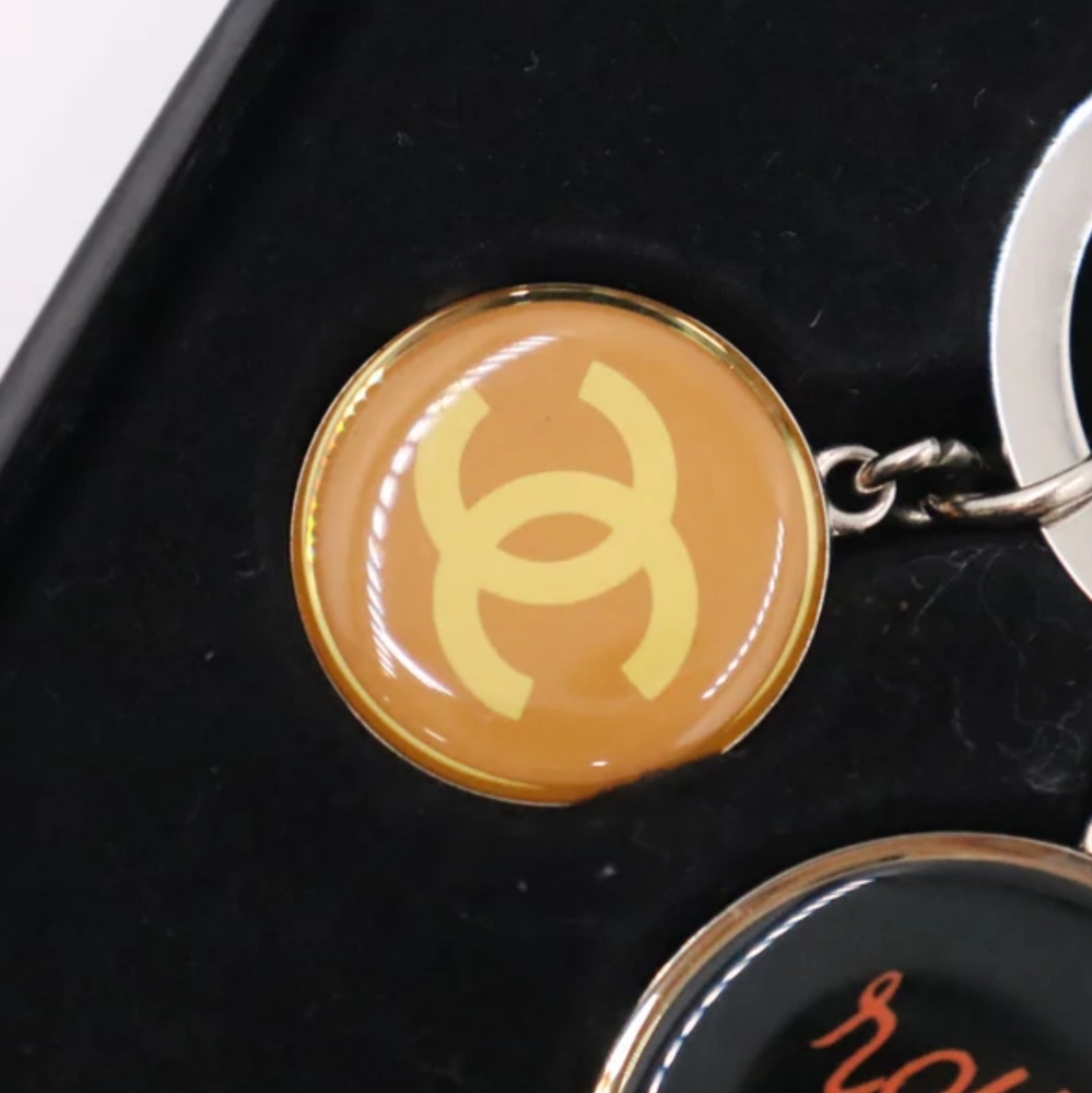 Chanel Rouge Coco Keychain Set/Bag Charm - Picture 7 of 11